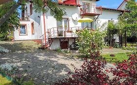 Willa Wega - pokoje gościnne, domki, plac zabaw, basen, parking, grill